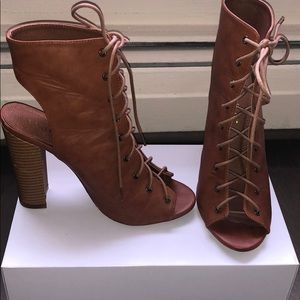 Liliana Cognac Block Heel Shoes